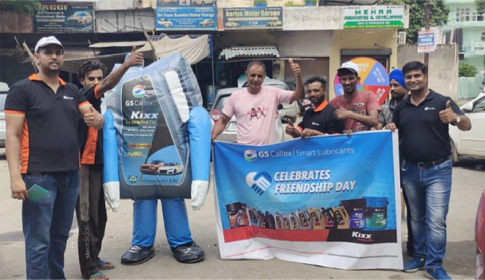 Kixx mascot meets mechanics in the local trade market as part of GS Caltex India’s Friendship Day campaign