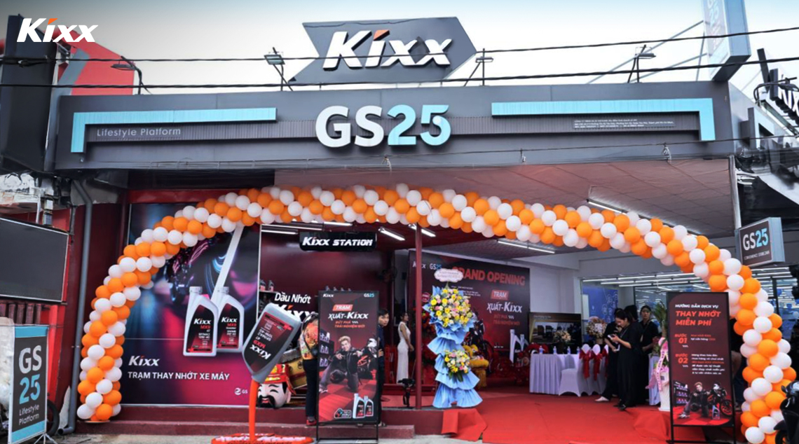 An image of Kixx Station, with Kixx engine oil products available at a GS25 convenience store. 